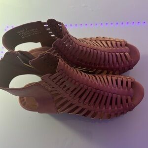 - Chocolat Blu woman’s Sandals/ size 7/ gladiator/ Brown/